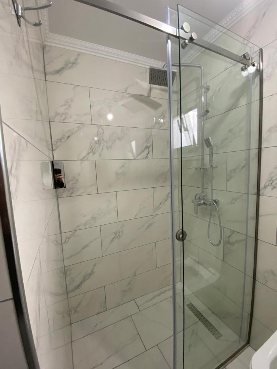 Rent Rooms Sakolli Μπεράτ Εξωτερικό φωτογραφία
