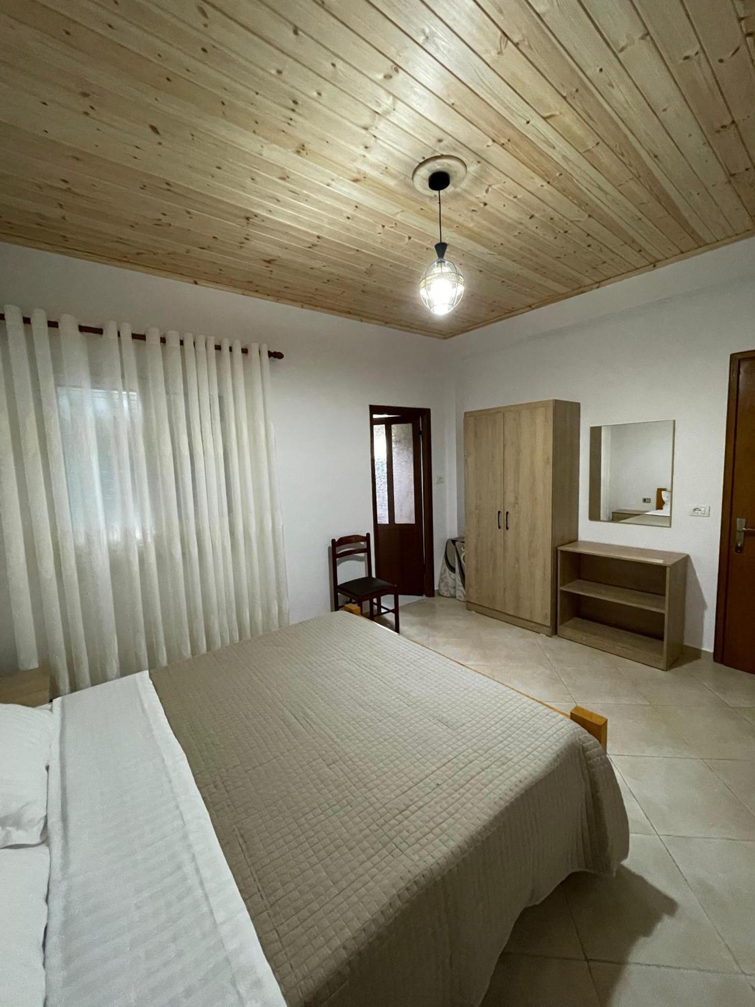 Rent Rooms Sakolli Μπεράτ Εξωτερικό φωτογραφία